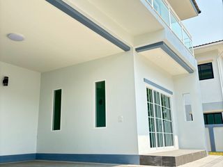 Продажа 4 спальни дом в Дои Сакет, Чианг Маи