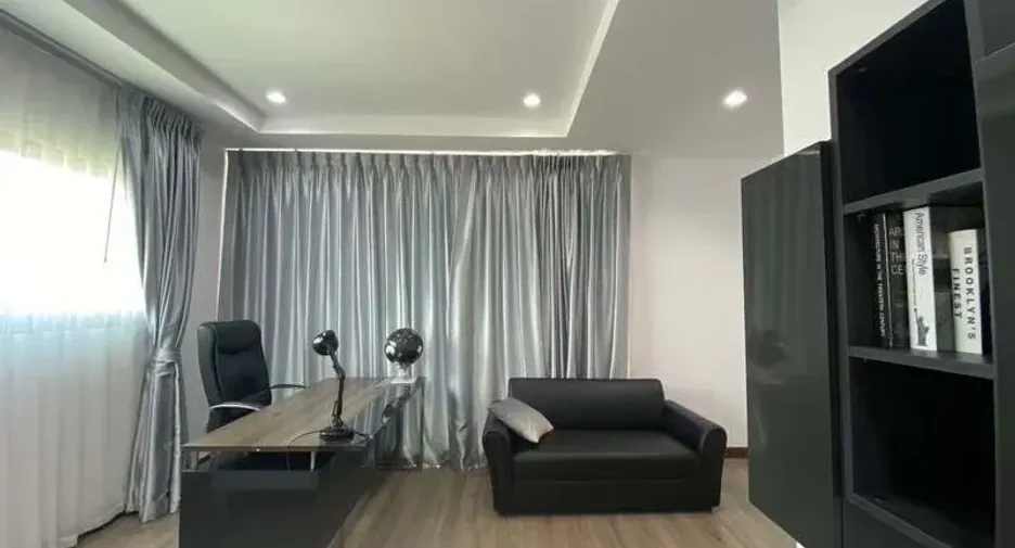 For sale 4 bedrooms villa in Mueang Chiang Mai, Chiang Mai