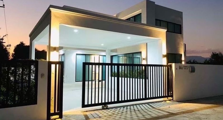 For sale 4 bedrooms villa in Mueang Chiang Mai, Chiang Mai