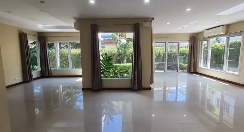 For sale 3 bedrooms house in Mueang Chiang Mai, Chiang Mai