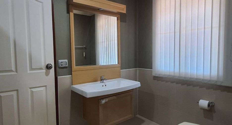 For sale 3 bedrooms house in Mueang Chiang Mai, Chiang Mai
