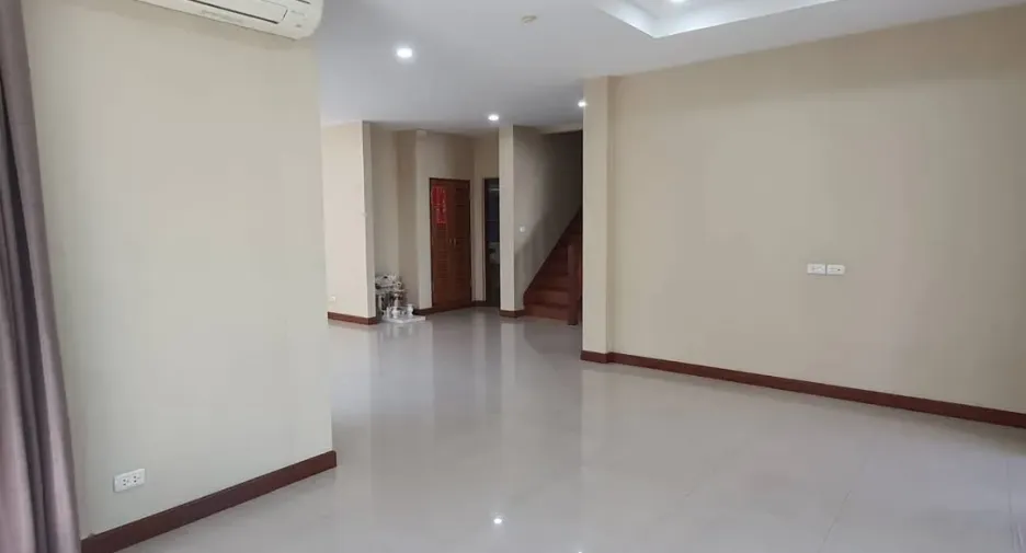 For sale 3 bedrooms house in Mueang Chiang Mai, Chiang Mai