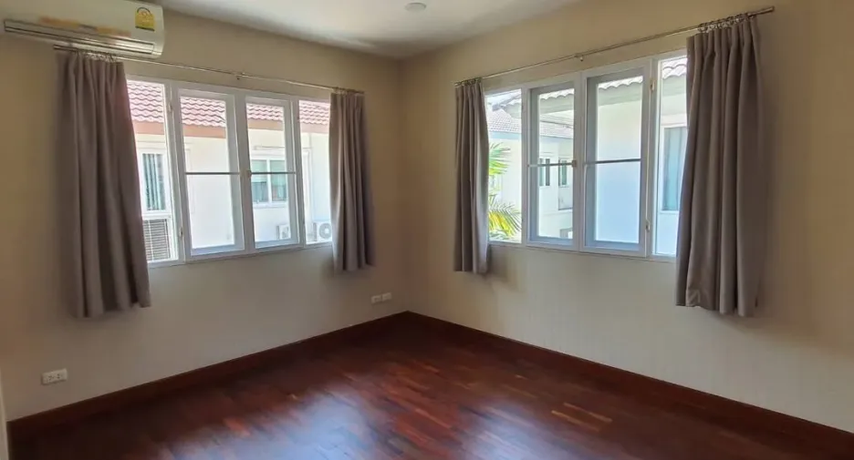For sale 3 bedrooms house in Mueang Chiang Mai, Chiang Mai