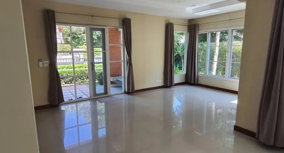 For sale 3 bedrooms house in Mueang Chiang Mai, Chiang Mai
