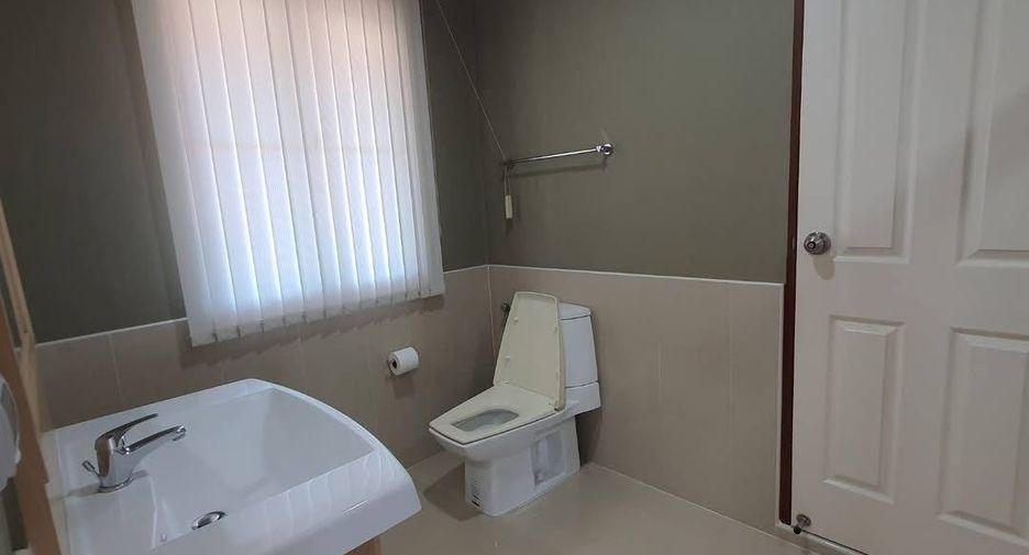 For sale 3 bedrooms house in Mueang Chiang Mai, Chiang Mai