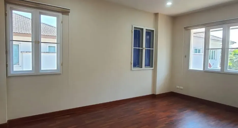 For sale 3 bedrooms house in Mueang Chiang Mai, Chiang Mai