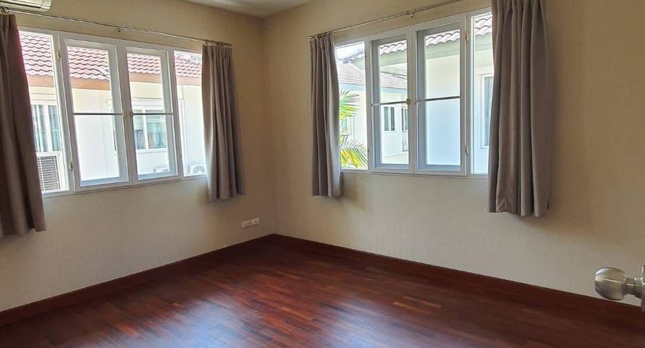For sale 3 bedrooms house in Mueang Chiang Mai, Chiang Mai