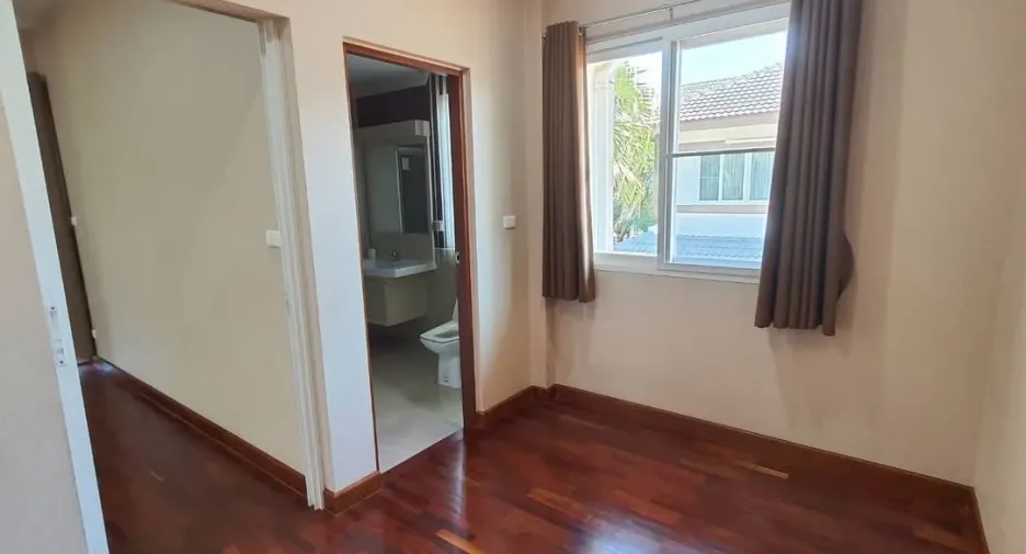 For sale 3 bedrooms house in Mueang Chiang Mai, Chiang Mai