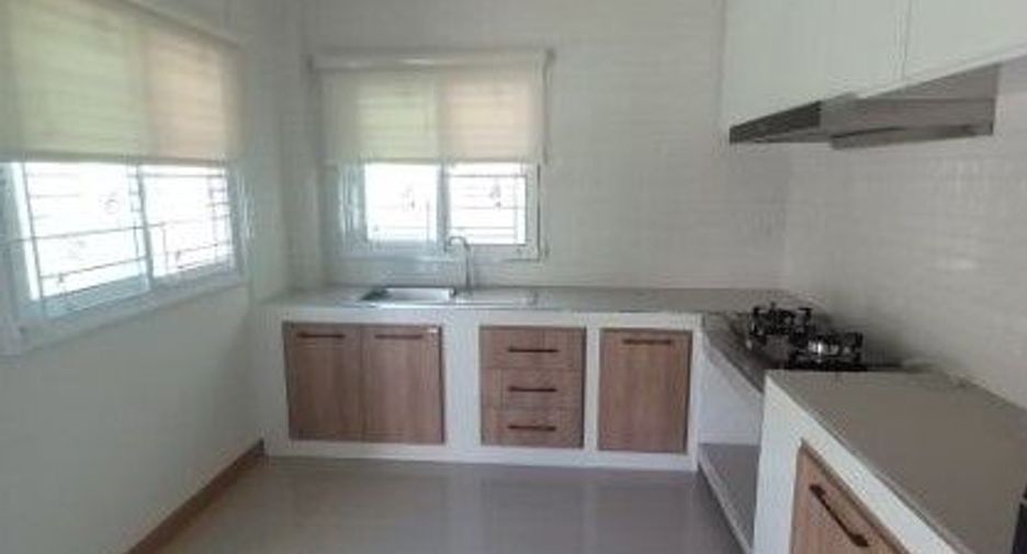 For rent 2 bedrooms villa in Saraphi, Chiang Mai