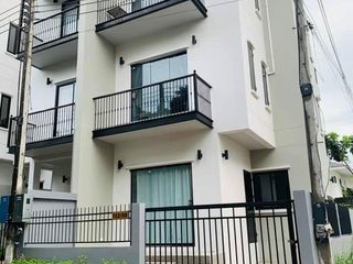 出租 4 卧室 联排别墅 在 苏梅岛, 素叻