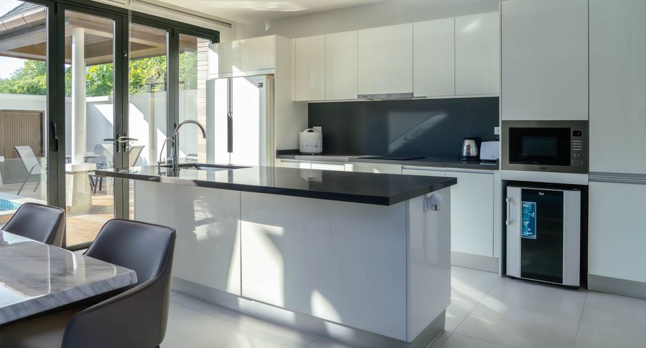 For sale and for rent 3 bedrooms villa in Mueang Phuket, Phuket