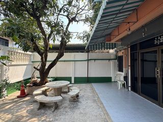 Haus zum Kauf mit 5 Zimmer in Chom Thong, Bangkok
