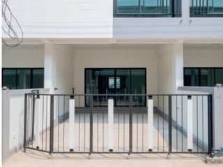 For sale 3 bedrooms townhouse in Hang Dong, Chiang Mai