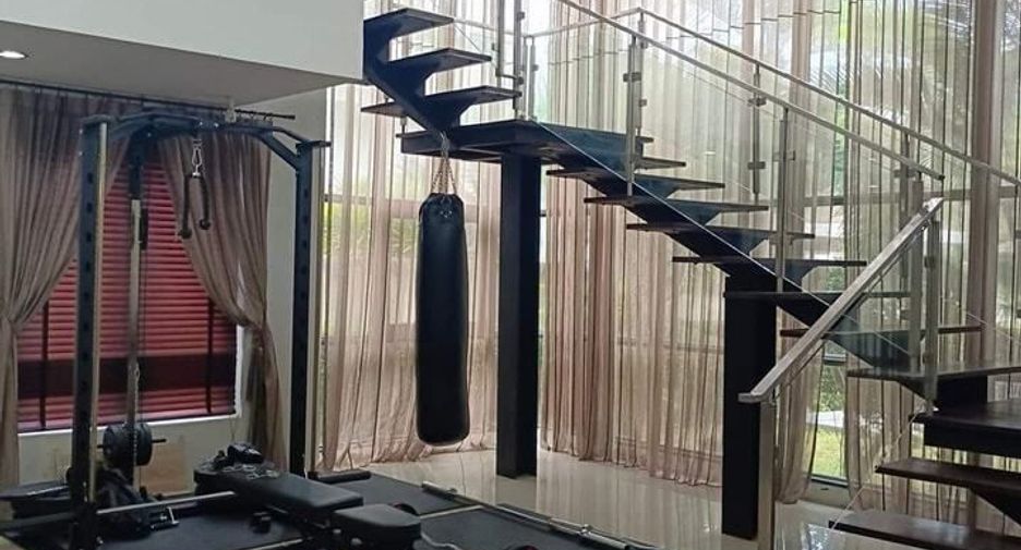 For sale and for rent 4 bedrooms house in Ko Samui, Surat Thani
