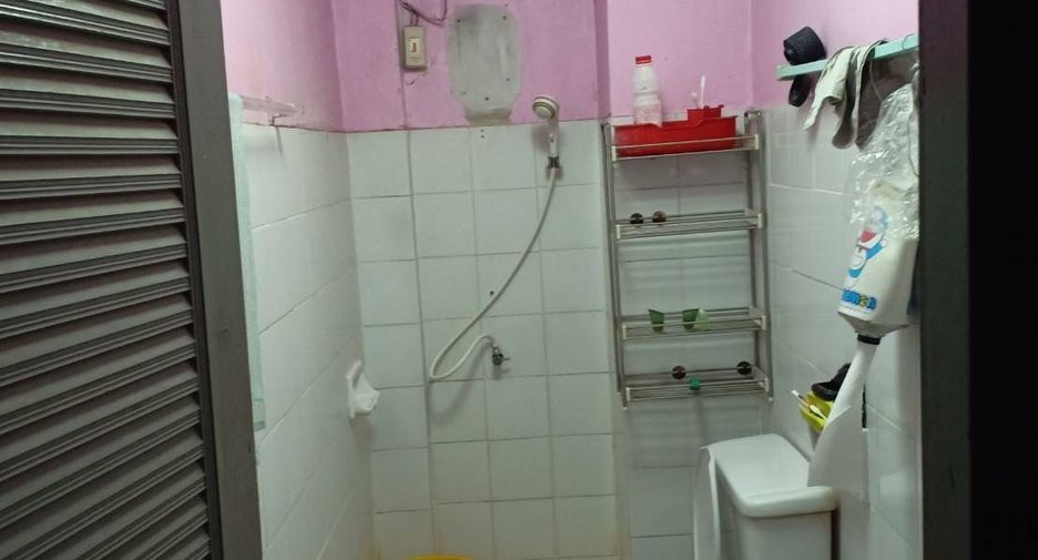For sale 4 bedrooms townhouse in Bang Khen, Bangkok