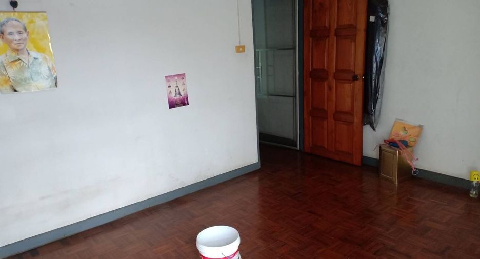 For sale 4 bedrooms townhouse in Bang Khen, Bangkok