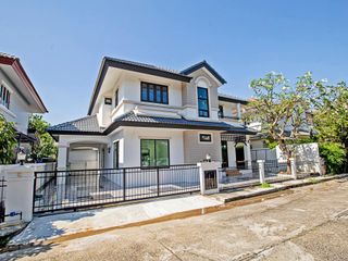 For sale and for rent 5 bedrooms house in San Kamphaeng, Chiang Mai