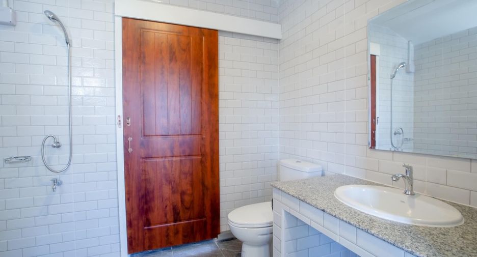 出售 和 出租 5 卧室 独立屋 在 San Kamphaeng, Chiang Mai