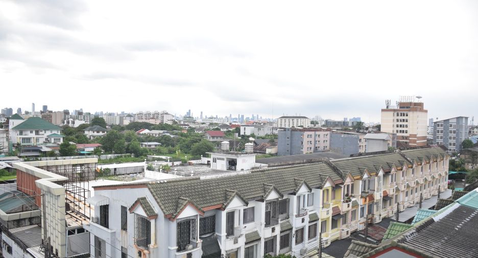 For sale 56 bedrooms retail Space in Suan Luang, Bangkok