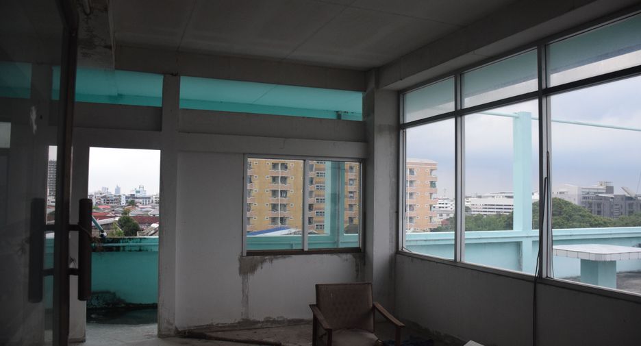 For sale 56 bedrooms retail Space in Suan Luang, Bangkok