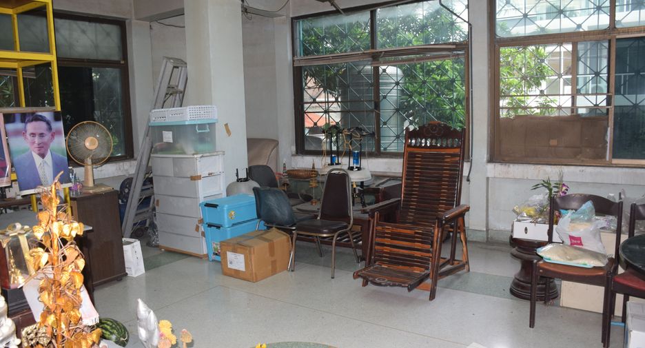For sale 56 bedrooms retail Space in Suan Luang, Bangkok