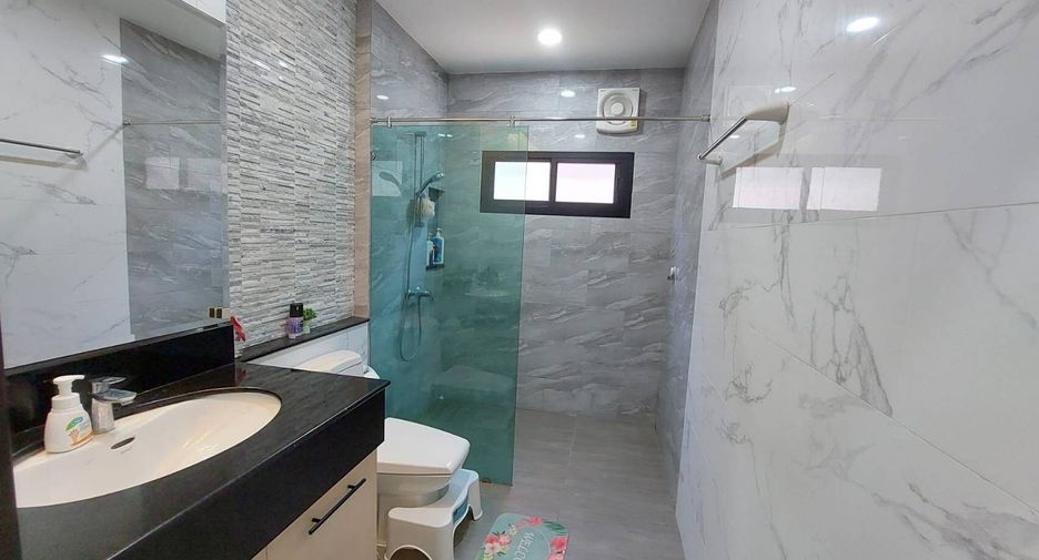 For sale 3 bedrooms house in Bang Lamung, Chonburi
