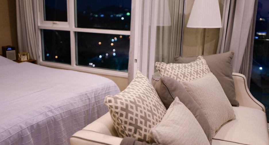 For sale 1 bed condo in Si Racha, Chonburi