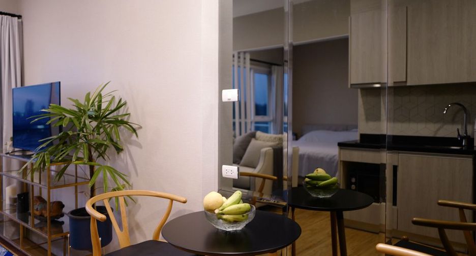 For sale 1 bed condo in Si Racha, Chonburi