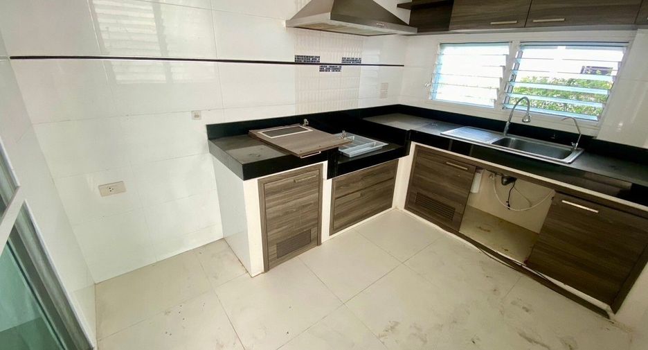 À vendre 4 chambres maison à San Kamphaeng, Chiang Mai