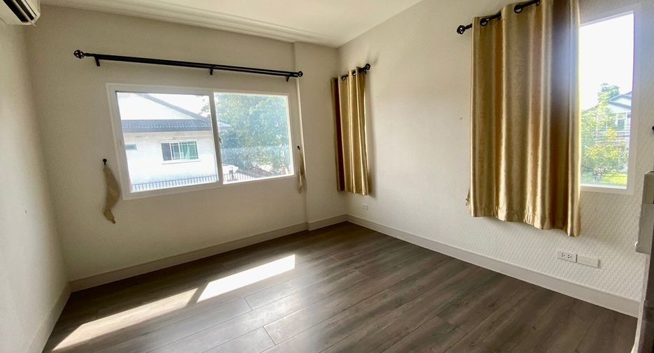 Haus zum Kauf mit 4 Zimmer in San Kamphaeng, Chiang Mai