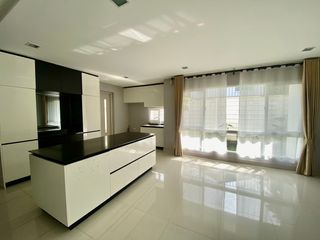 Haus zum Kauf mit 4 Zimmer in San Kamphaeng, Chiang Mai