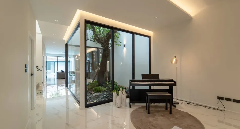 For sale 5 bedrooms villa in Hang Dong, Chiang Mai