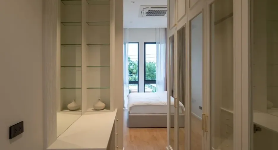 For sale 5 bedrooms villa in Hang Dong, Chiang Mai