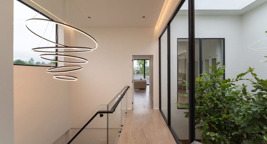 For sale 5 bedrooms villa in Hang Dong, Chiang Mai