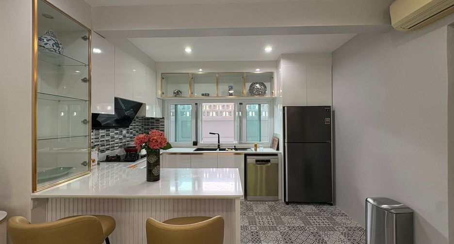 For sale 4 bedrooms villa in Bang Lamung, Chonburi