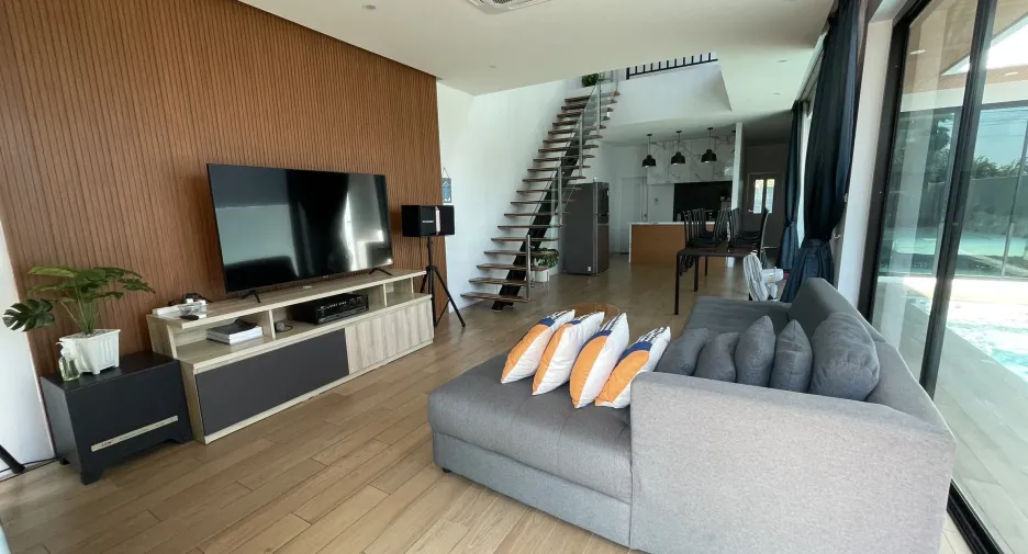 For rent 4 bedrooms villa in Cha Am, Phetchaburi