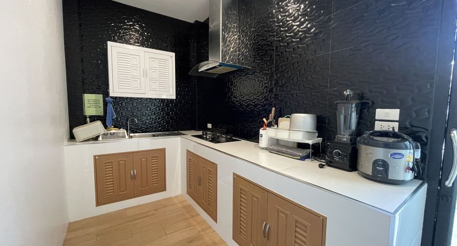 For rent 4 bedrooms villa in Cha Am, Phetchaburi