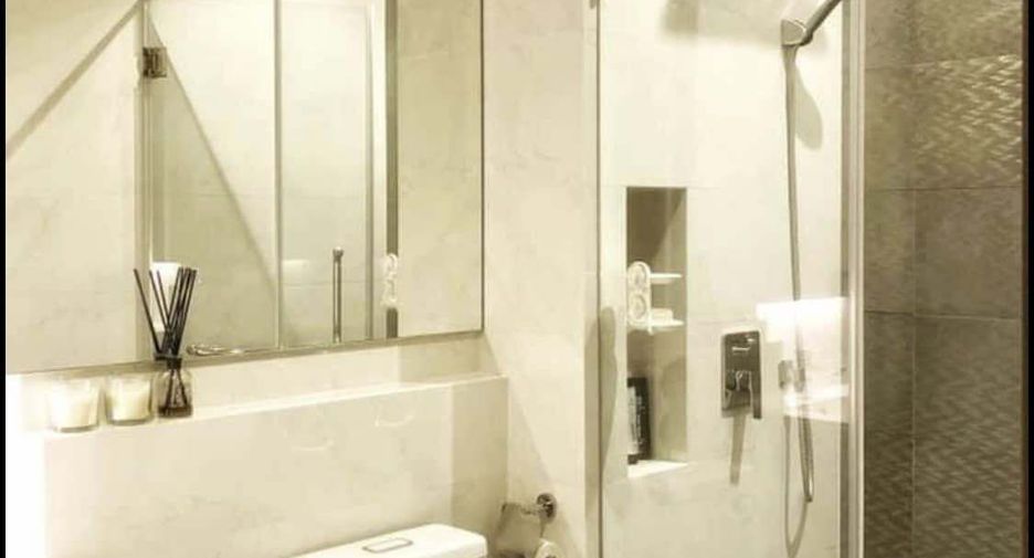 À vendre 1 chambre condo à Phra Khanong, Bangkok