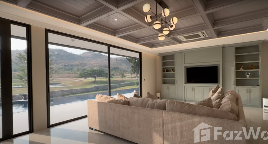 For sale 4 bedrooms villa in Hua Hin, Prachuap Khiri Khan