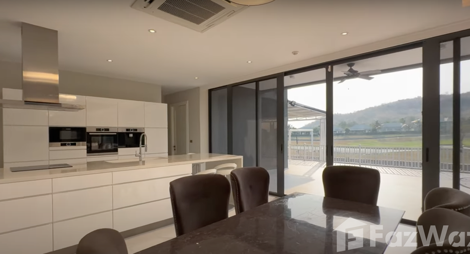 For sale 4 bedrooms villa in Hua Hin, Prachuap Khiri Khan