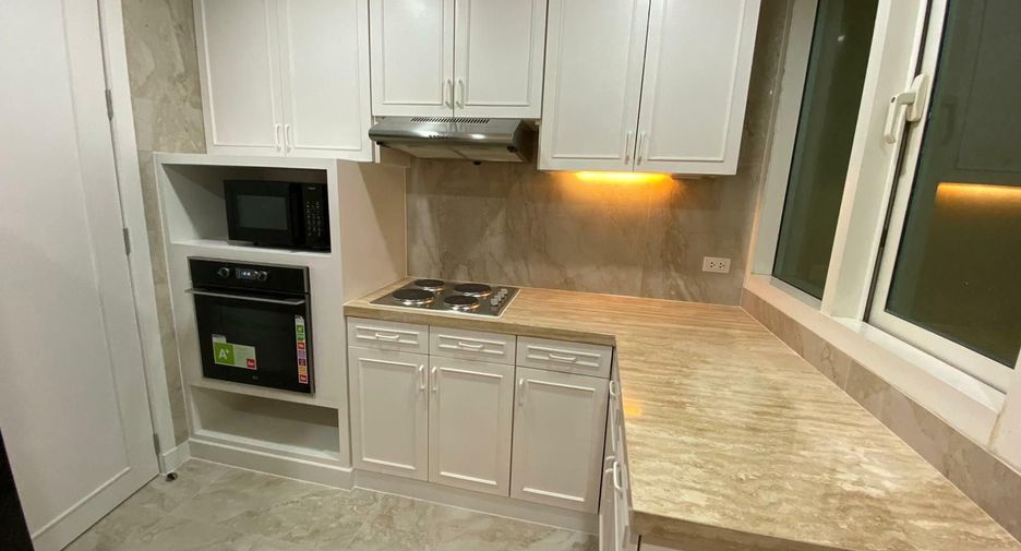 For sale and for rent 3 bedrooms condo in Khlong Toei, Bangkok