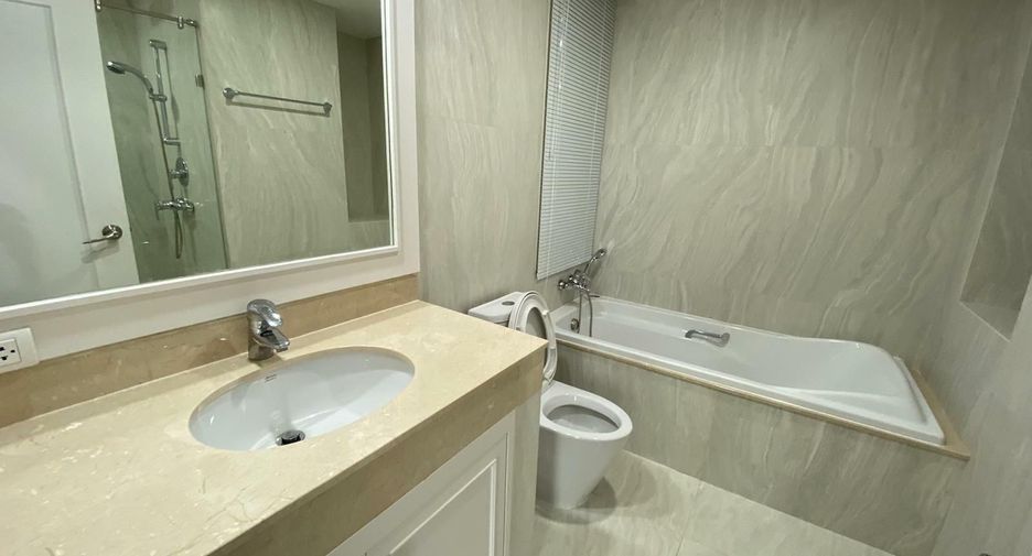 For sale and for rent 3 bedrooms condo in Khlong Toei, Bangkok