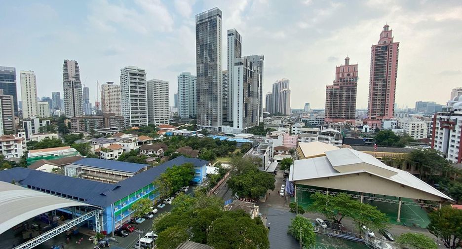 For sale and for rent 3 bedrooms condo in Khlong Toei, Bangkok