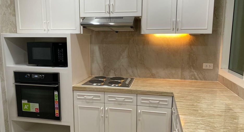 For sale and for rent 3 bedrooms condo in Khlong Toei, Bangkok
