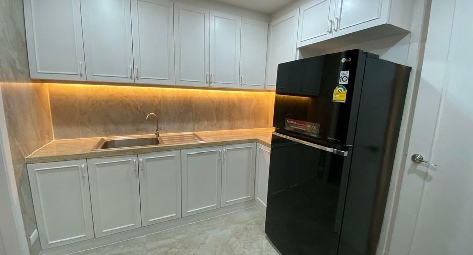 For sale and for rent 3 bedrooms condo in Khlong Toei, Bangkok