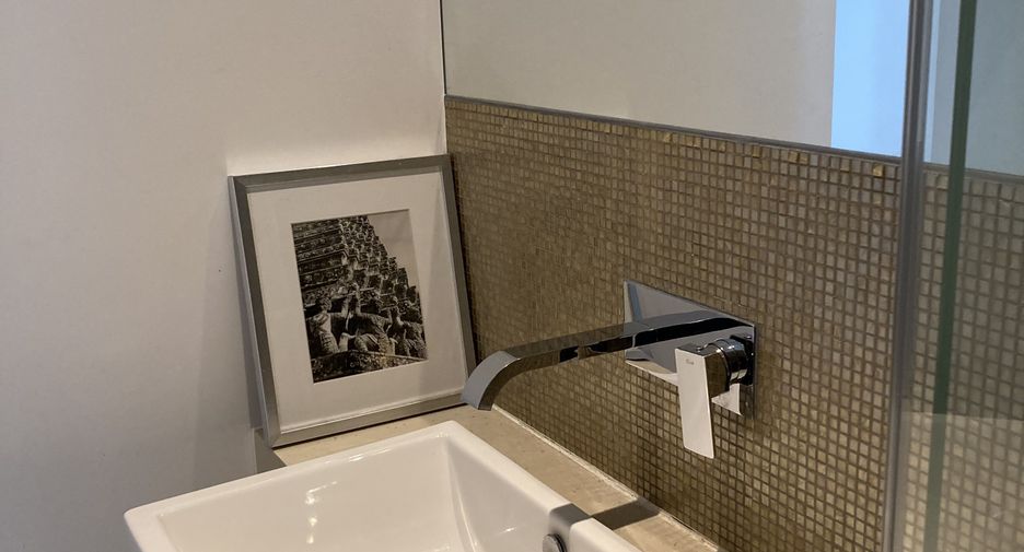 For sale and for rent studio condo in Khlong Toei, Bangkok