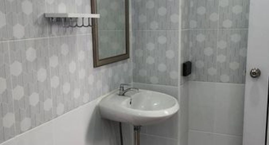 For sale and for rent 3 bedrooms townhouse in Watthana, Bangkok