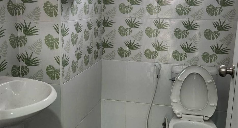 For sale and for rent 3 bedrooms townhouse in Watthana, Bangkok