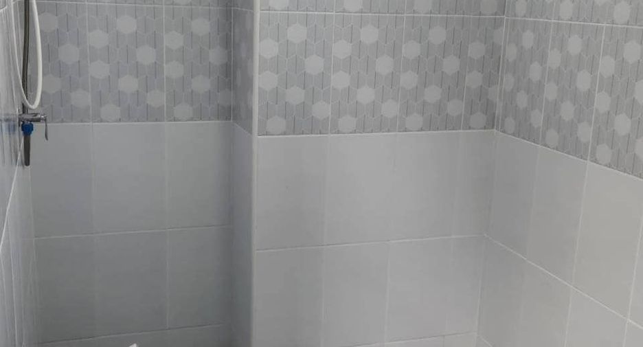 For sale and for rent 3 bedrooms townhouse in Watthana, Bangkok