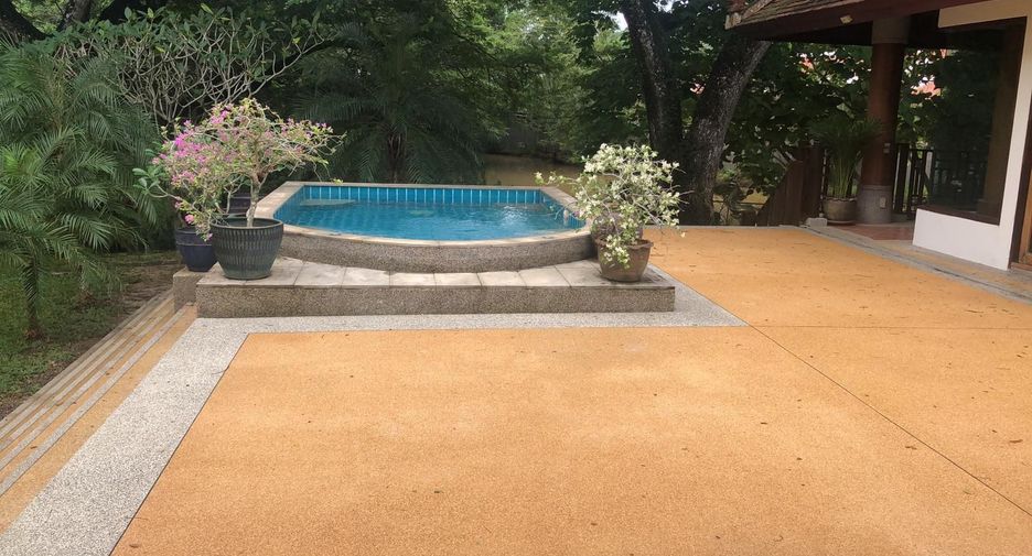 For rent 2 bedrooms villa in Mueang Phuket, Phuket